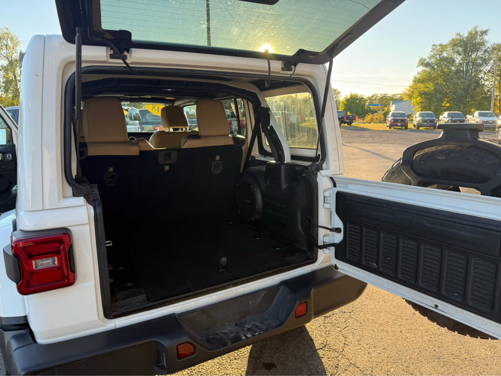2018 Jeep All-New Wrangler Unlimited Sahara - Photo 19