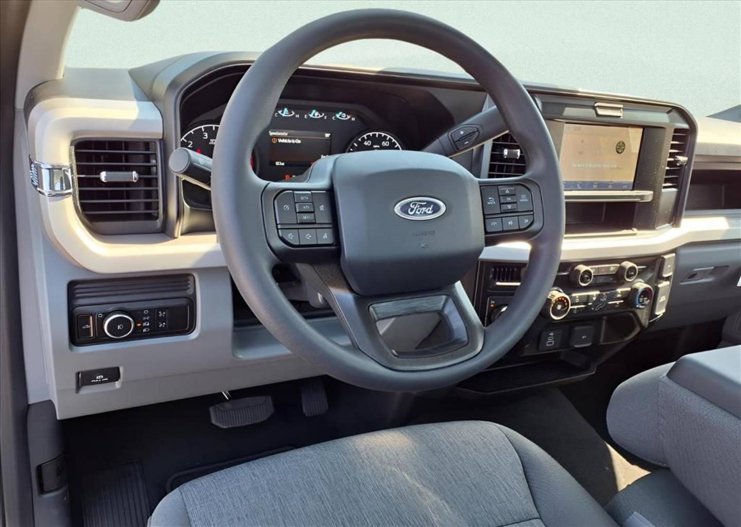 2026 Ford F-350 Super Duty XL - Photo 9