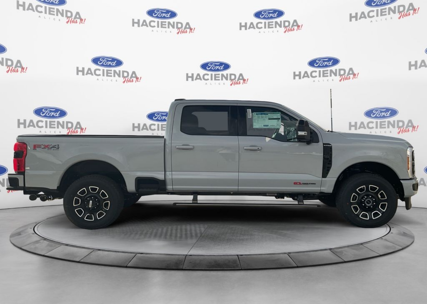 2026 Ford F-250 Super Duty Platinum - Photo 6