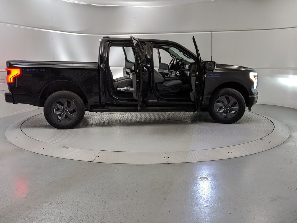 2025 Ford F-150 Lightning Flash - Photo 7