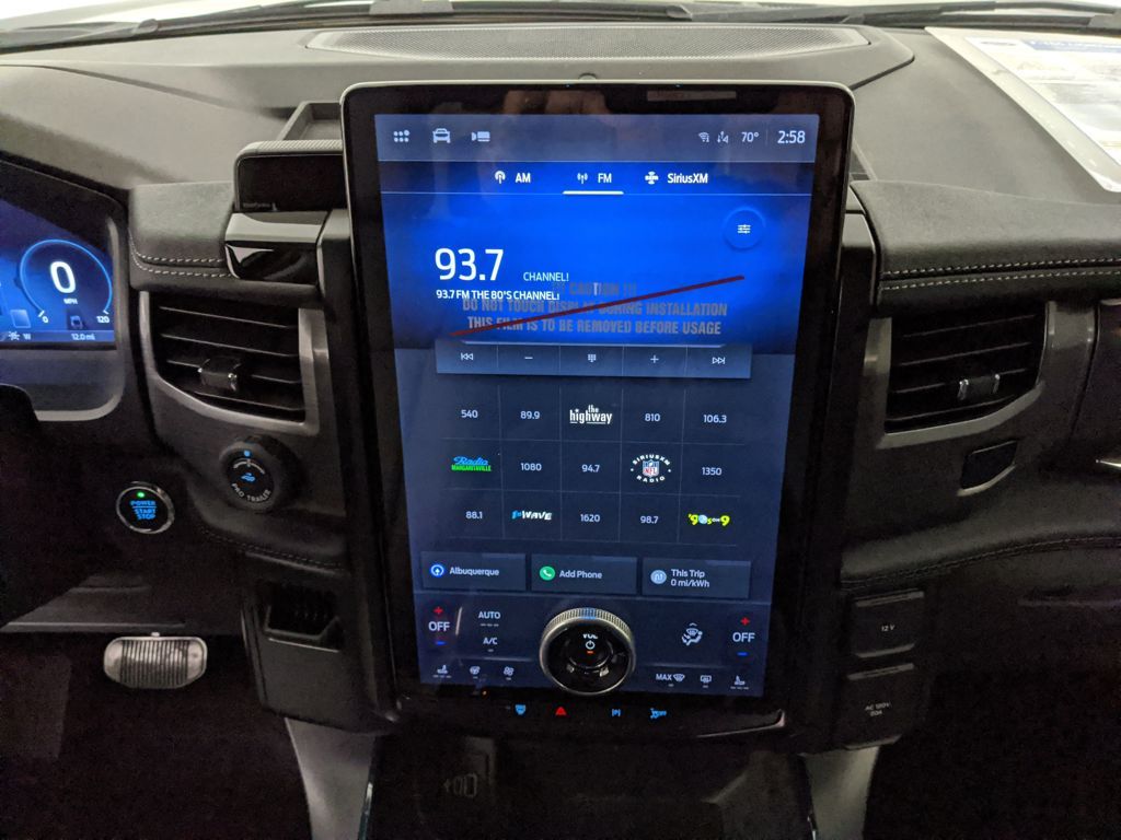 2025 Ford F-150 Lightning Flash - Photo 13