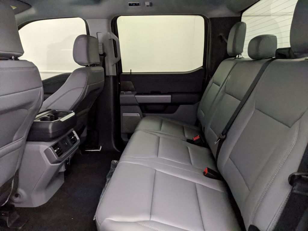 2025 Ford F-150 Lightning Flash - Photo 22