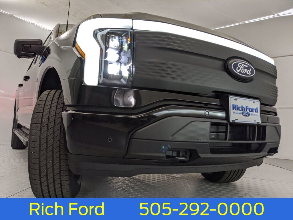 2025 Ford F-150 Lightning Flash - Photo 28
