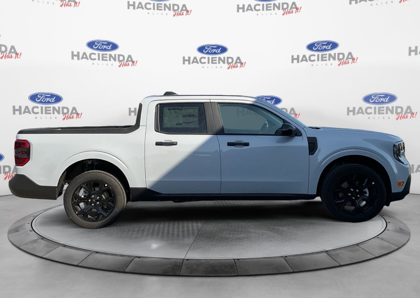 2025 Ford Maverick XLT - Photo 6