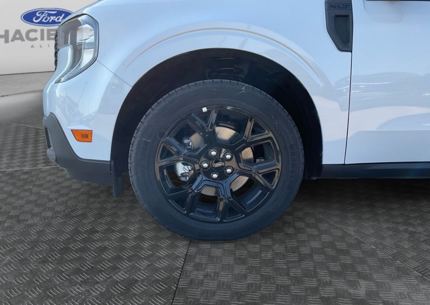 2025 Ford Maverick XLT - Photo 14