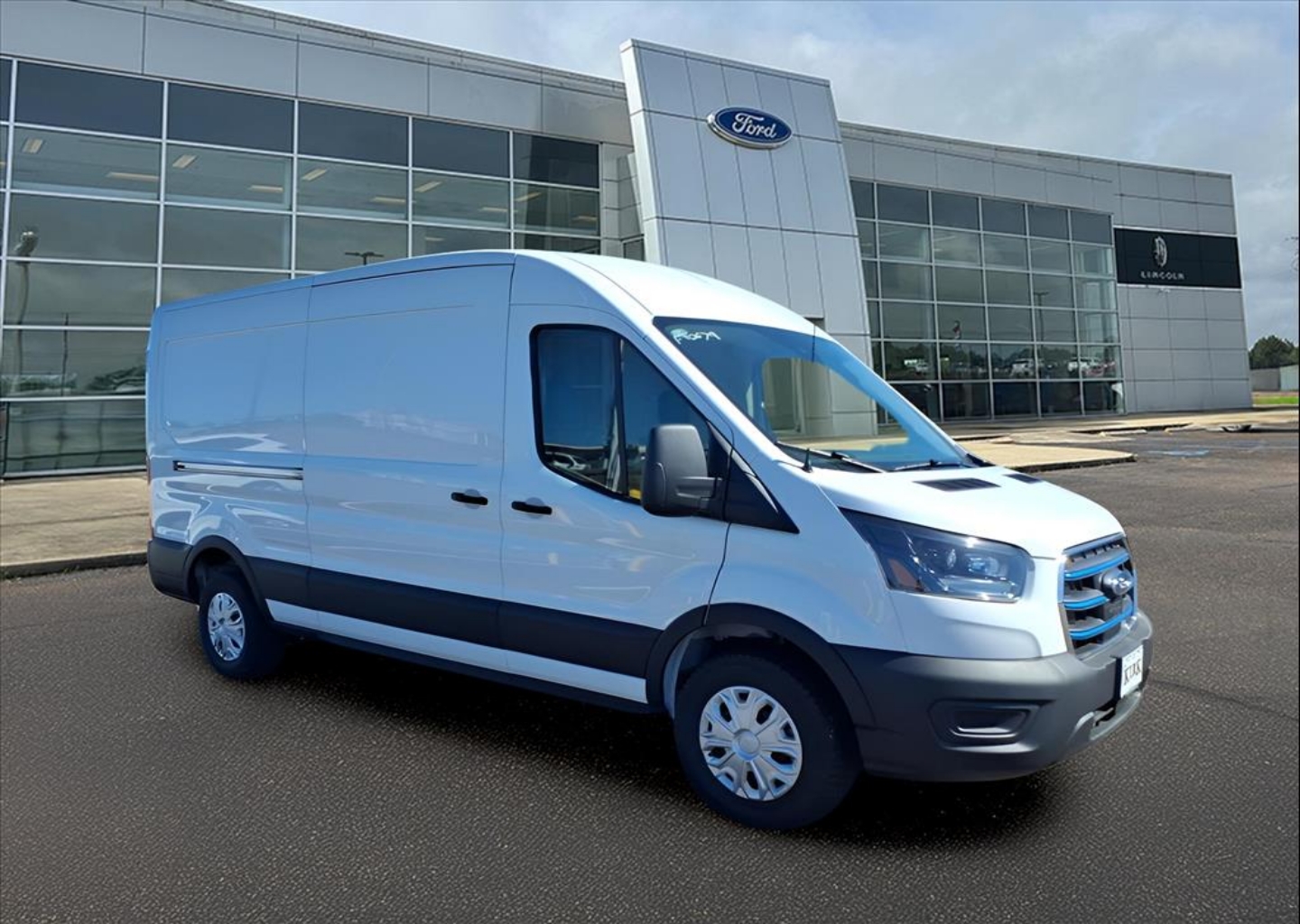 2025 Ford E-Transit Cargo Van Base - Photo 7