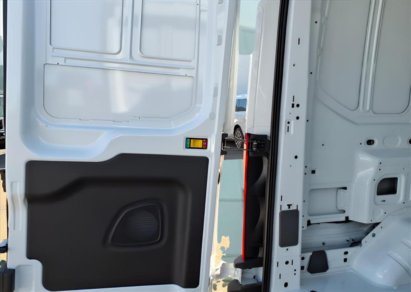 2025 Ford E-Transit Cargo Van Base - Photo 9