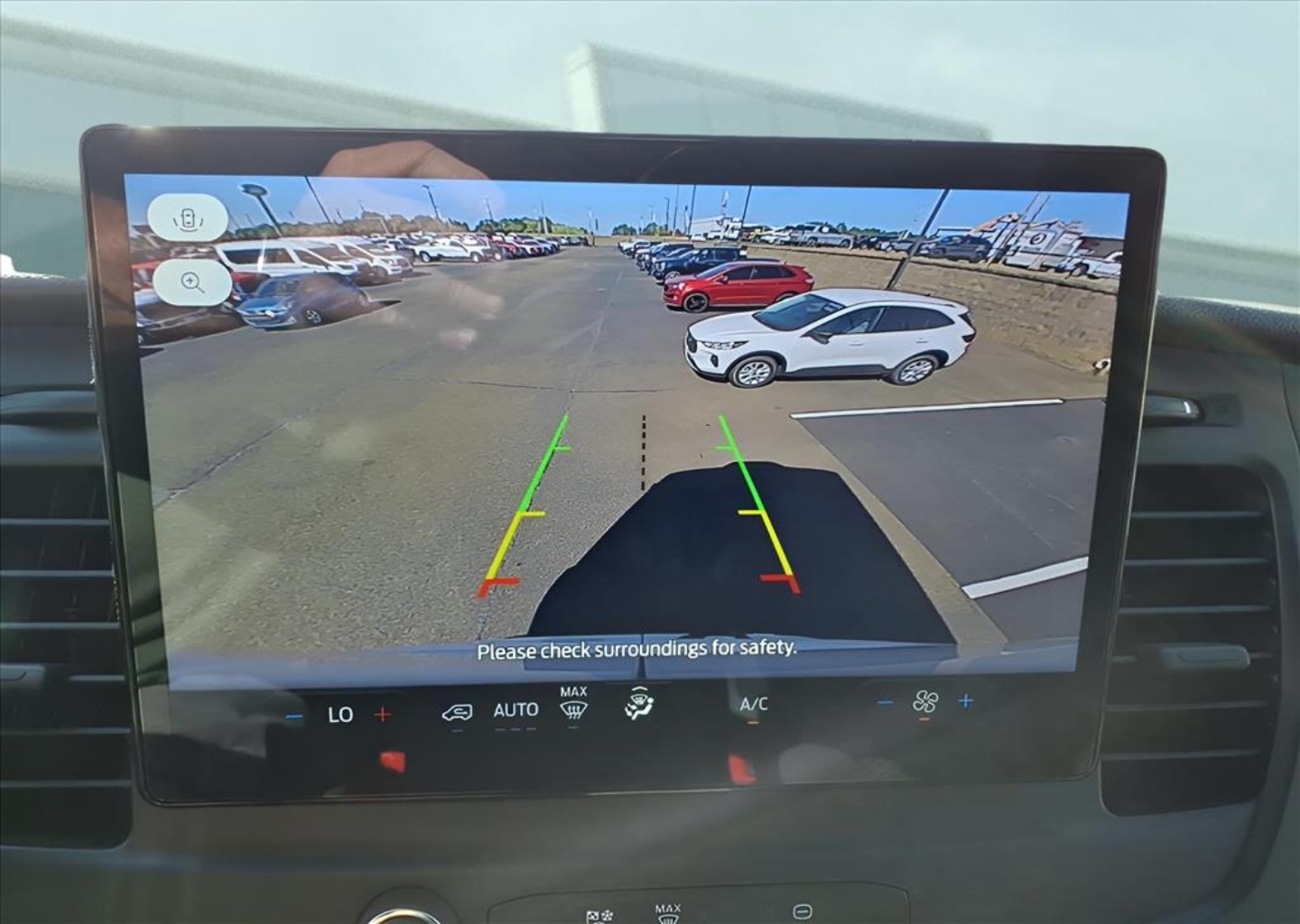 2025 Ford E-Transit Cargo Van Base - Photo 24