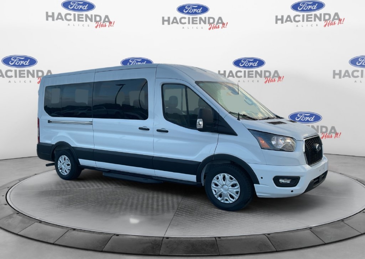 2025 Ford Transit Passenger Van XLT - Photo 7