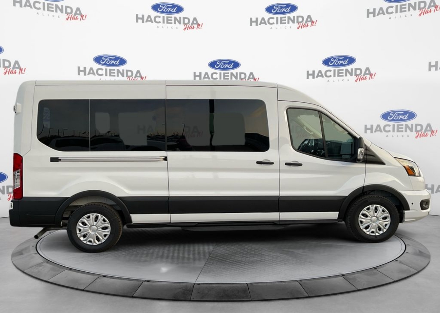 2025 Ford Transit Passenger Van XLT - Photo 6