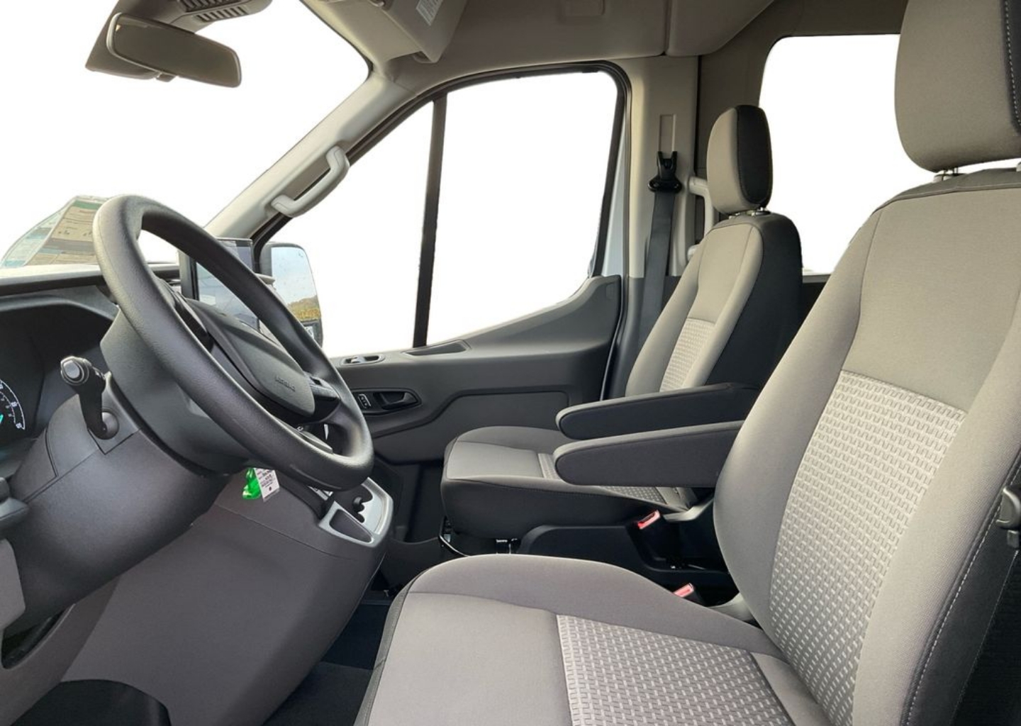 2025 Ford Transit Passenger Van XLT - Photo 9