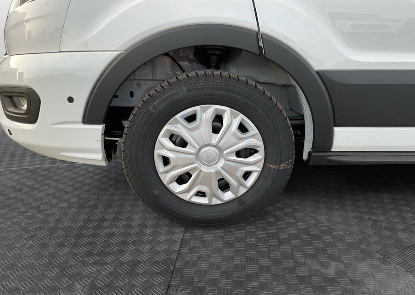 2025 Ford Transit Passenger Van XLT - Photo 14