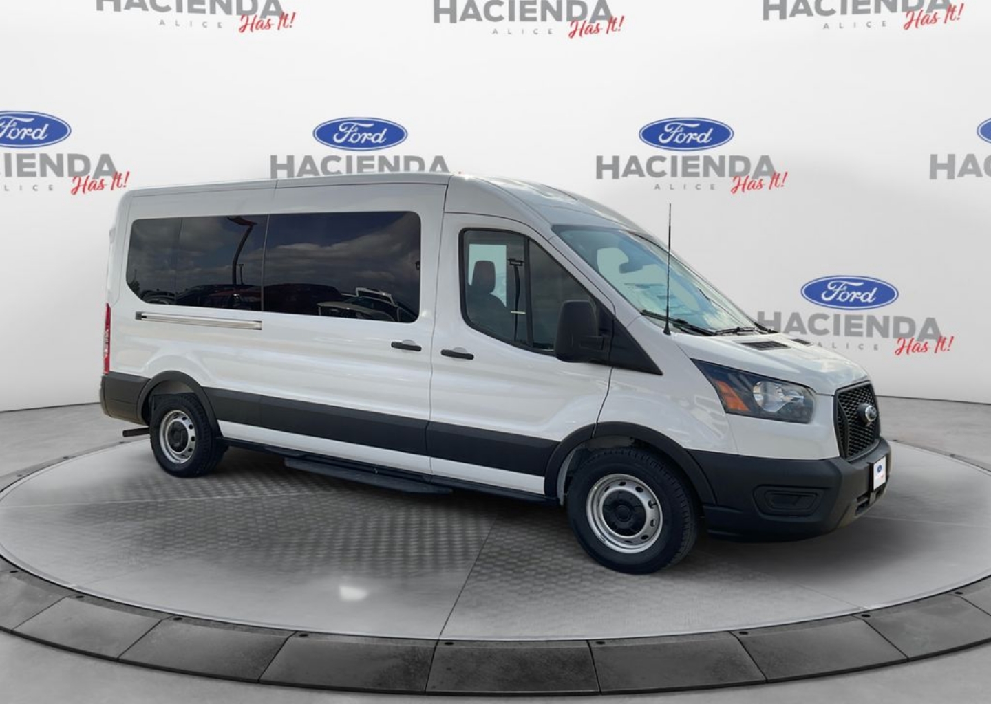 2025 Ford Transit Passenger Van XL - Photo 7