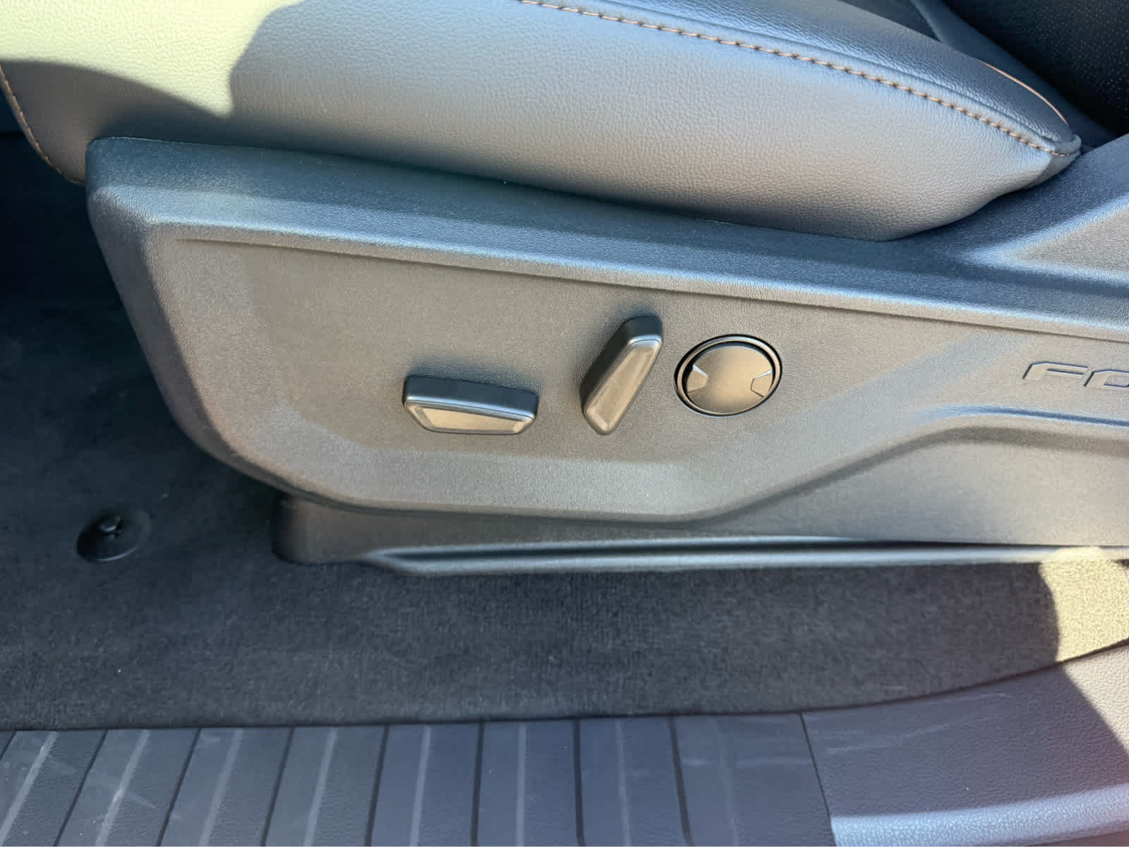 2026 Ford F-350 Super Duty Lariat - Photo 13