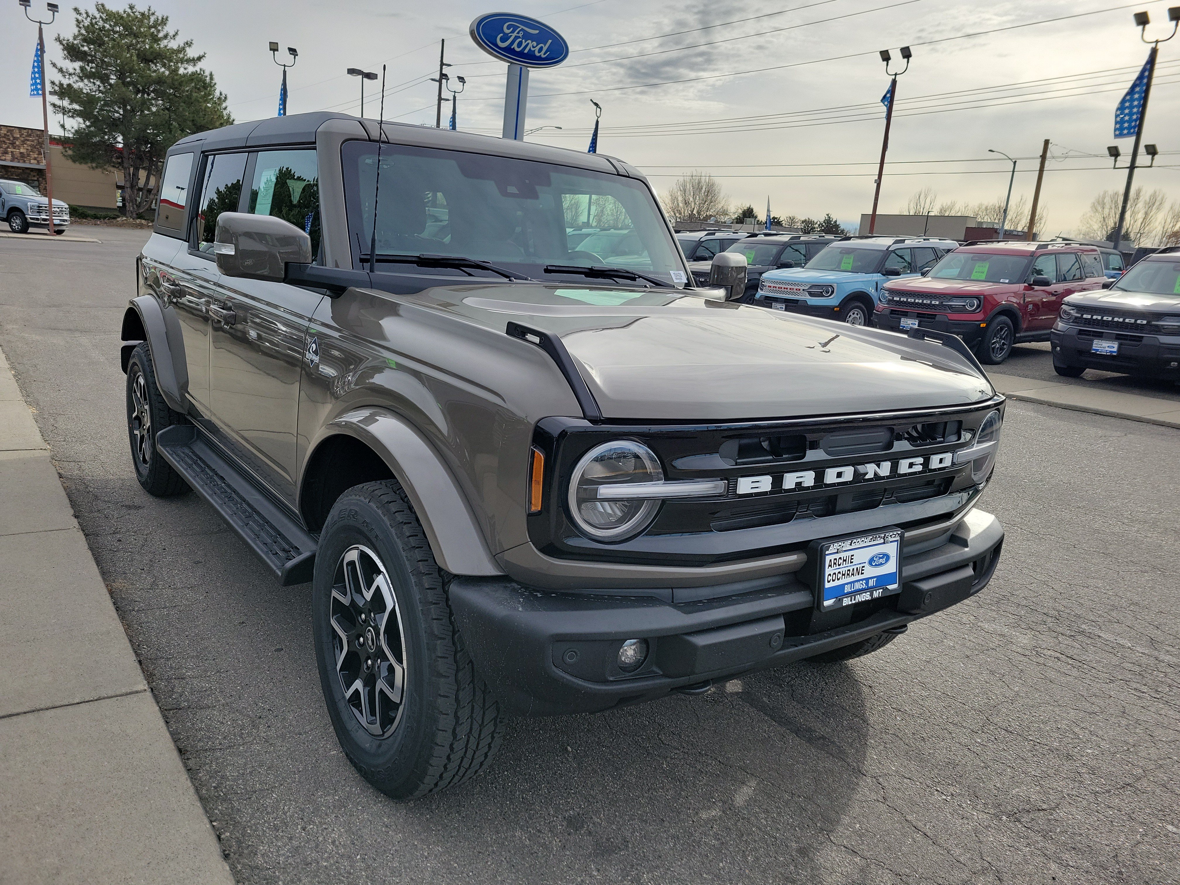 2025 Ford Bronco 4-Door Outer Banks - Photo 6