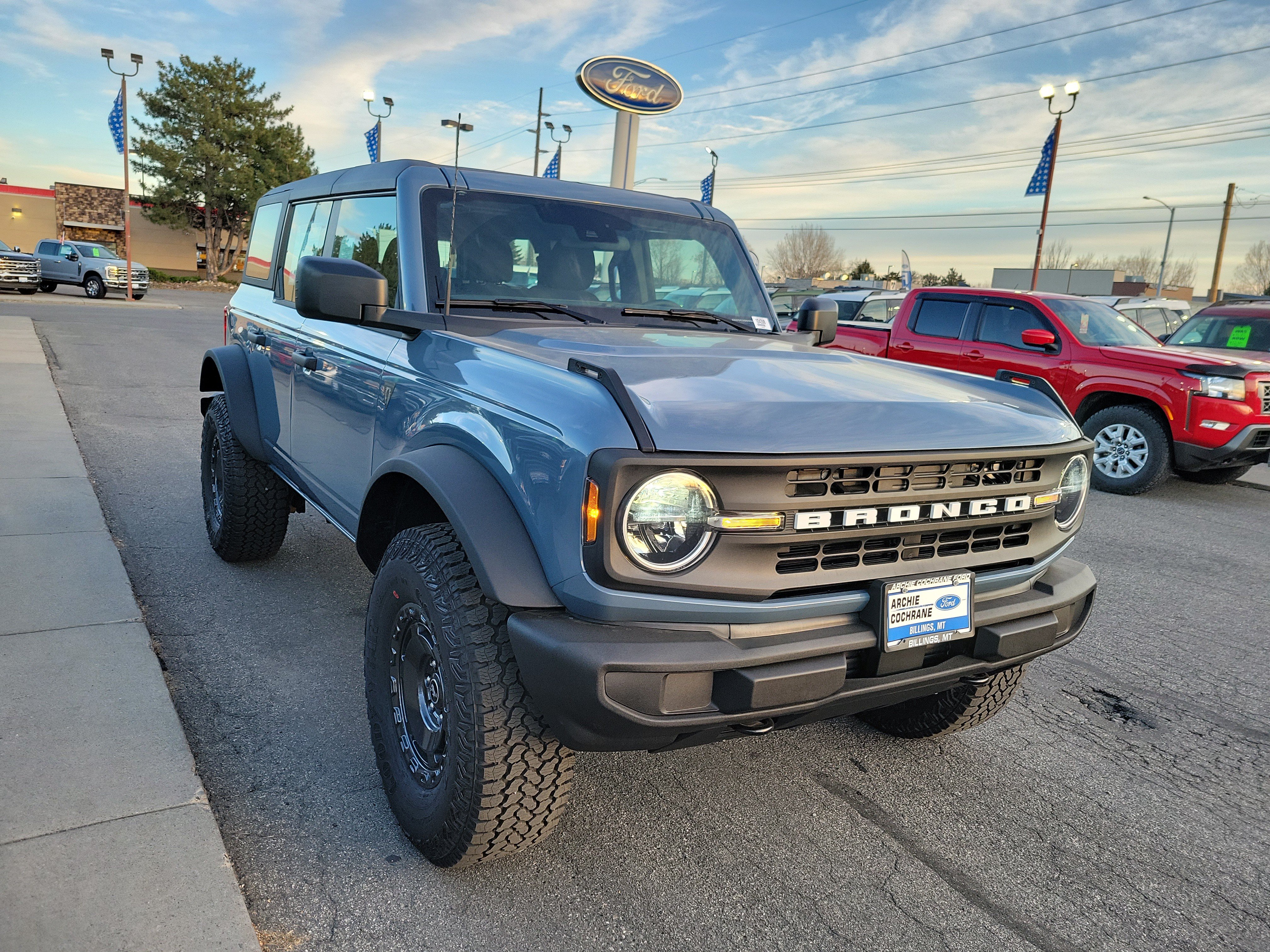 2025 Ford Bronco 4-Door Base - Photo 6