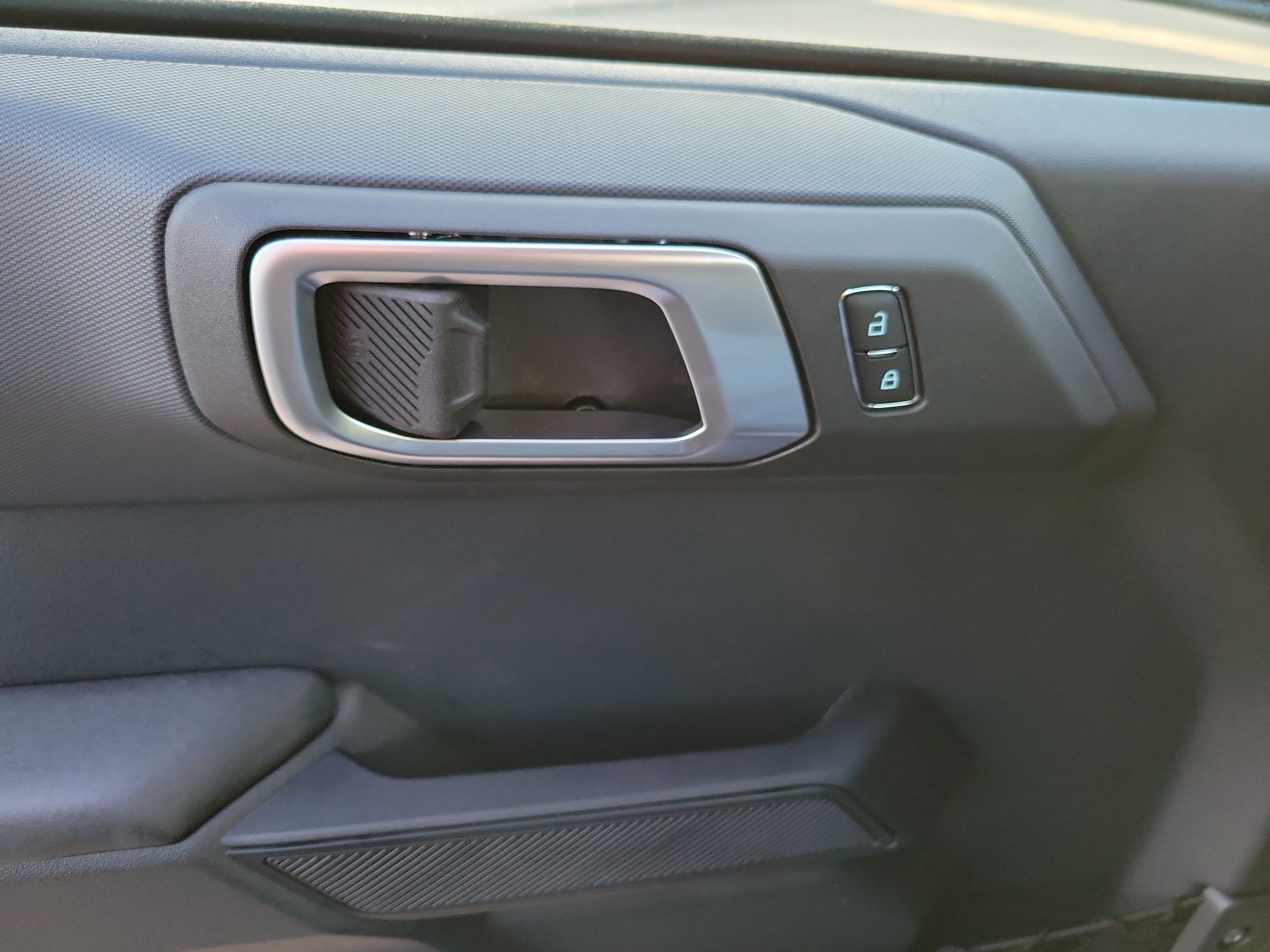 2025 Ford Bronco 4-Door Base - Photo 17