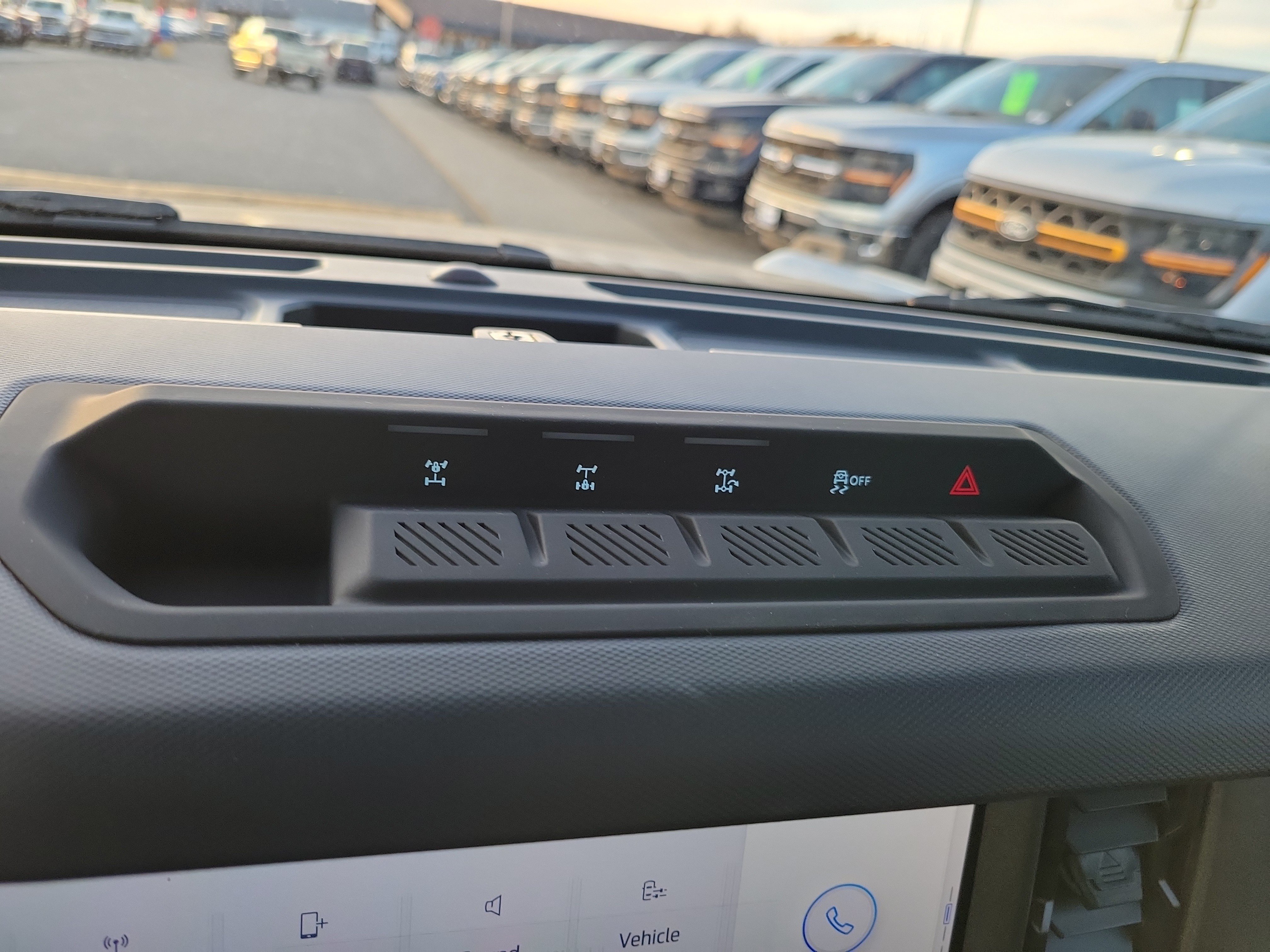 2025 Ford Bronco 4-Door Base - Photo 28
