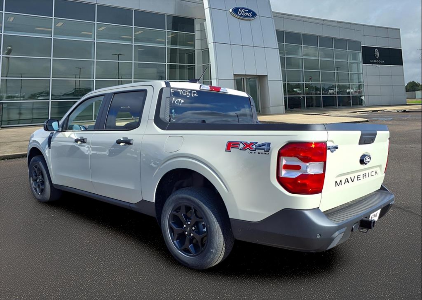 2025 Ford Maverick XLT - Photo 8