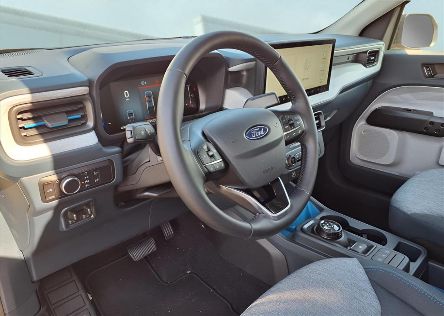 2025 Ford Maverick XLT - Photo 9