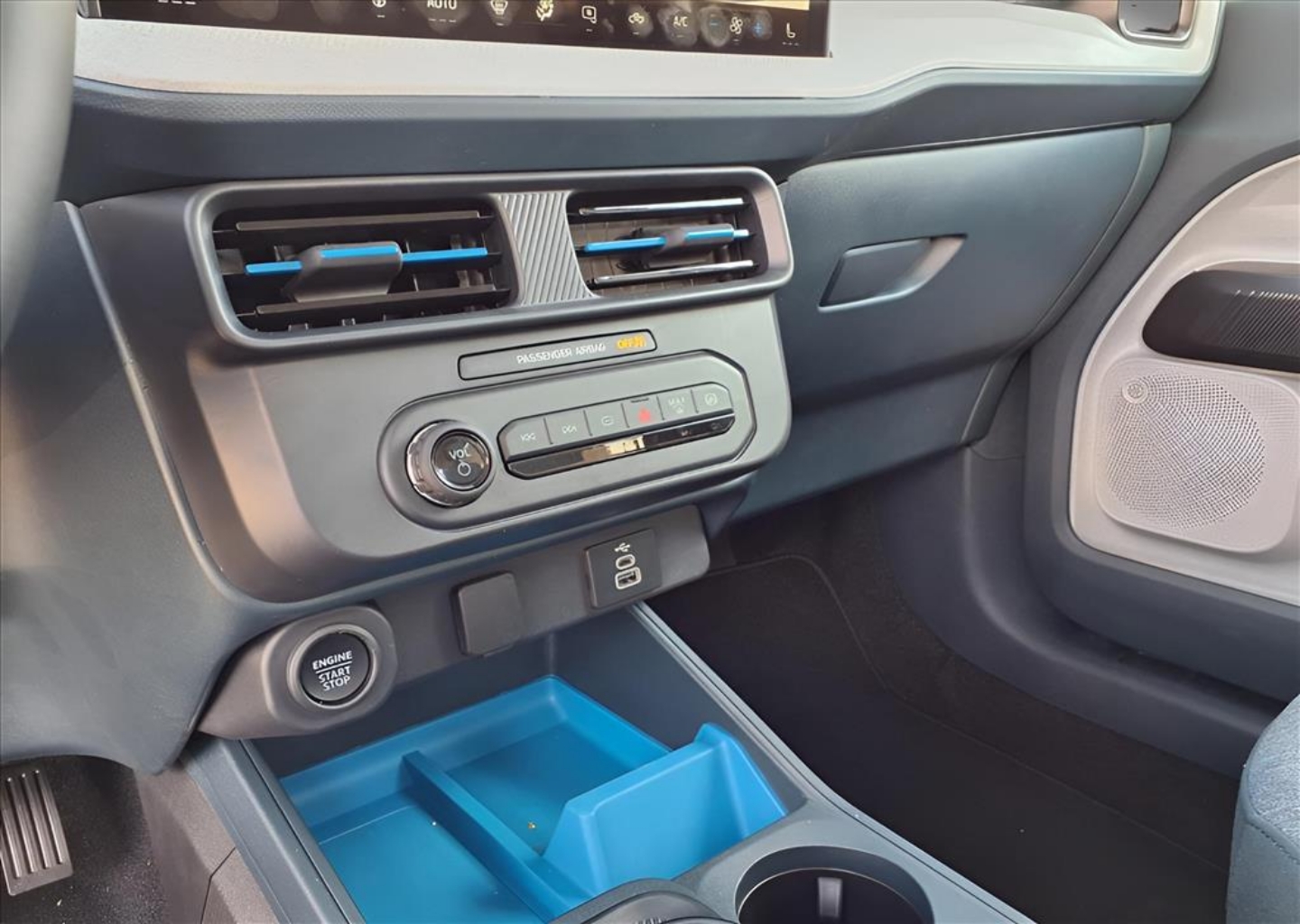 2025 Ford Maverick XLT - Photo 14