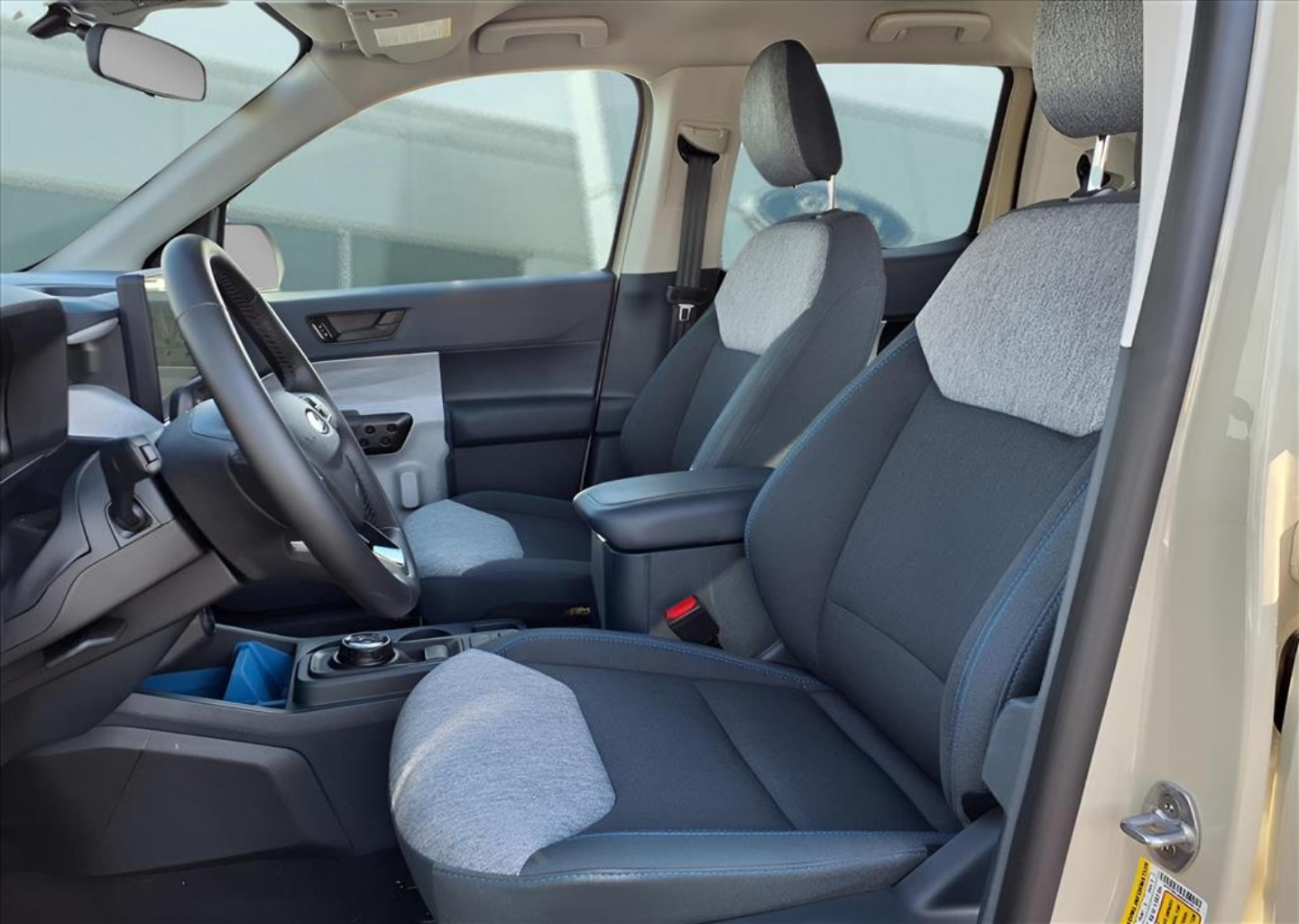 2025 Ford Maverick XLT - Photo 17