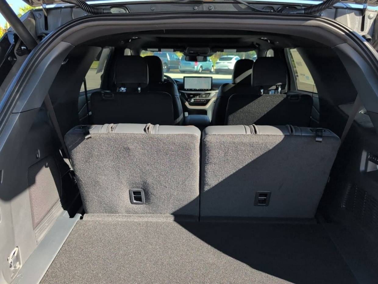 2026 Ford Explorer Tremor - Photo 12