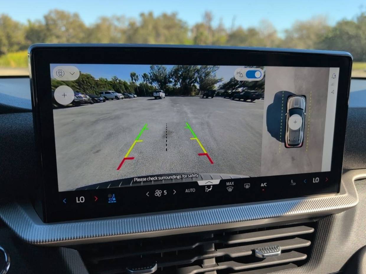 2026 Ford Explorer Tremor - Photo 18