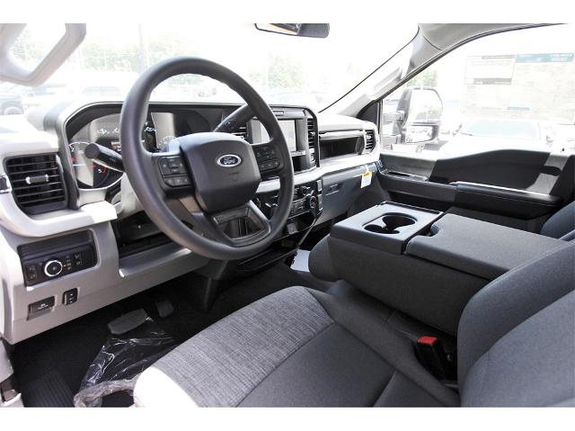 2025 Ford F-550 Super Duty Chassis Cab XLT - Photo 7