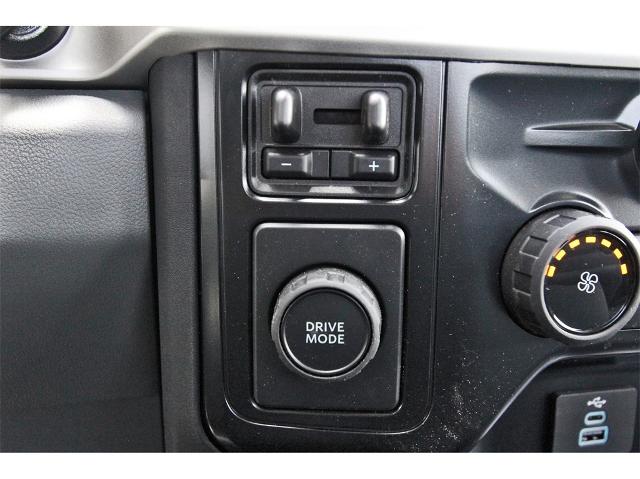 2025 Ford F-550 Super Duty Chassis Cab XLT - Photo 22