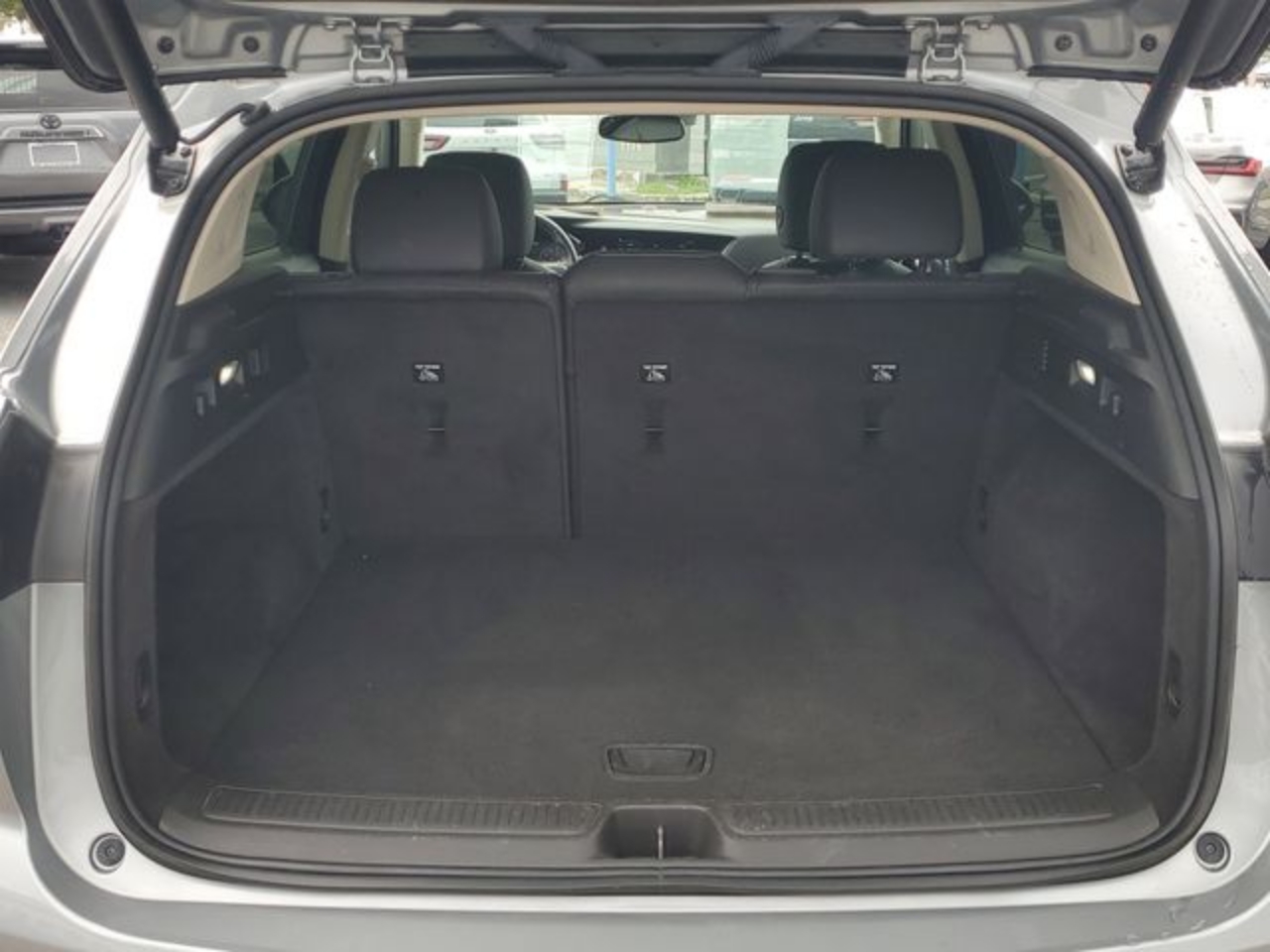 2023 Buick Envision Essence - Photo 8