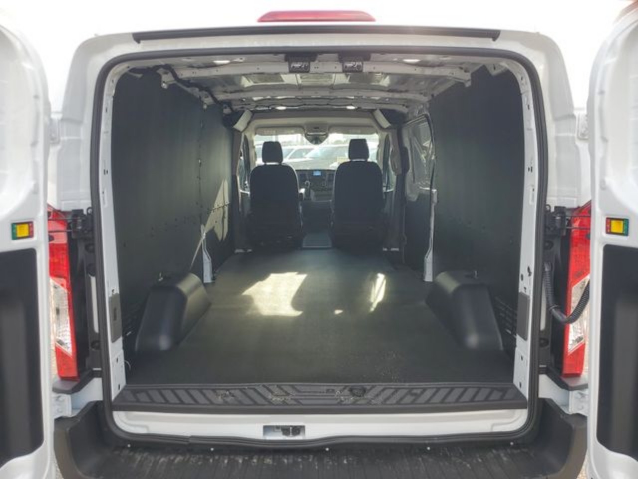 2025 Ford Transit Van Base - Photo 7