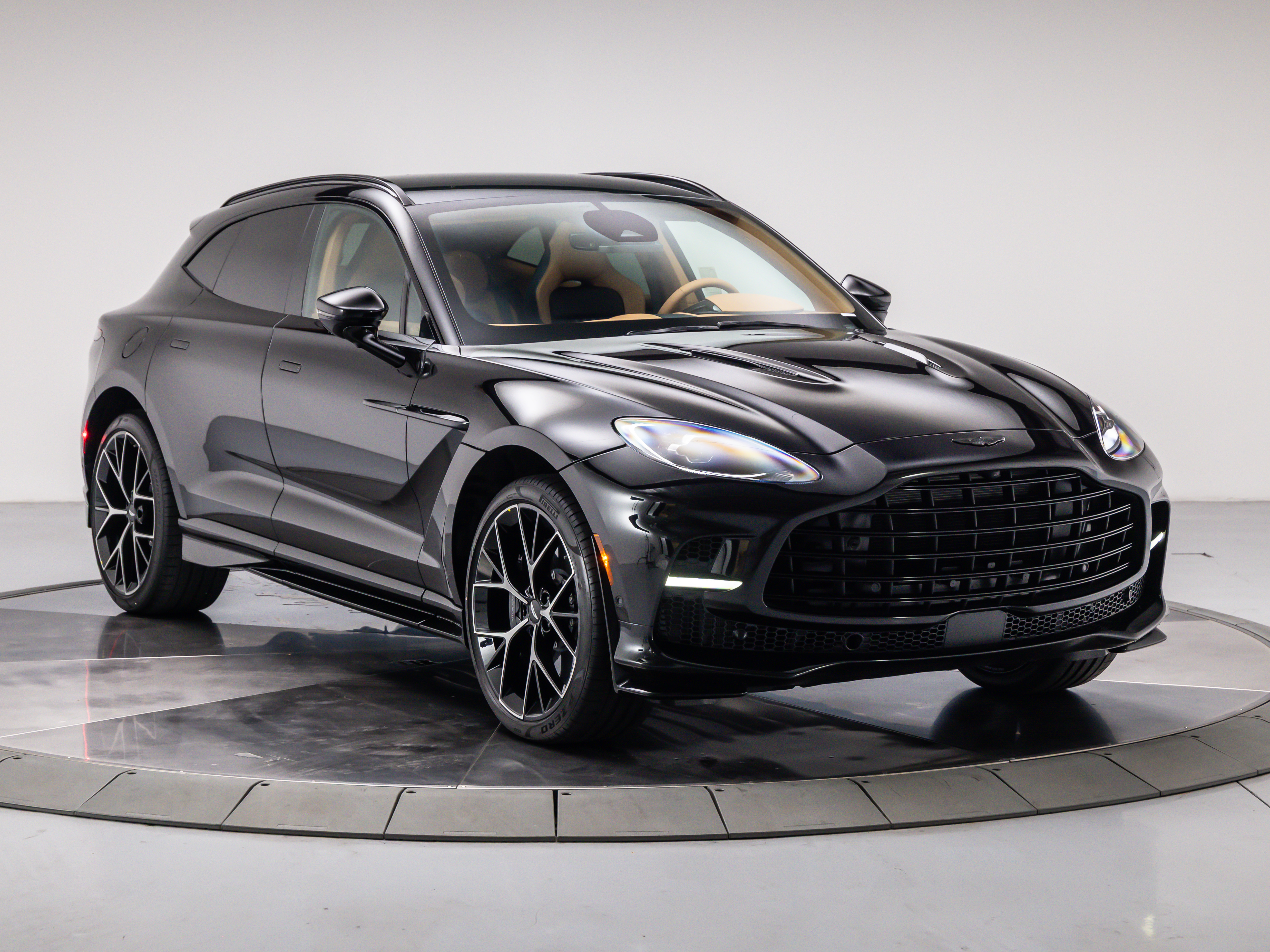2026 Aston Martin DBX
