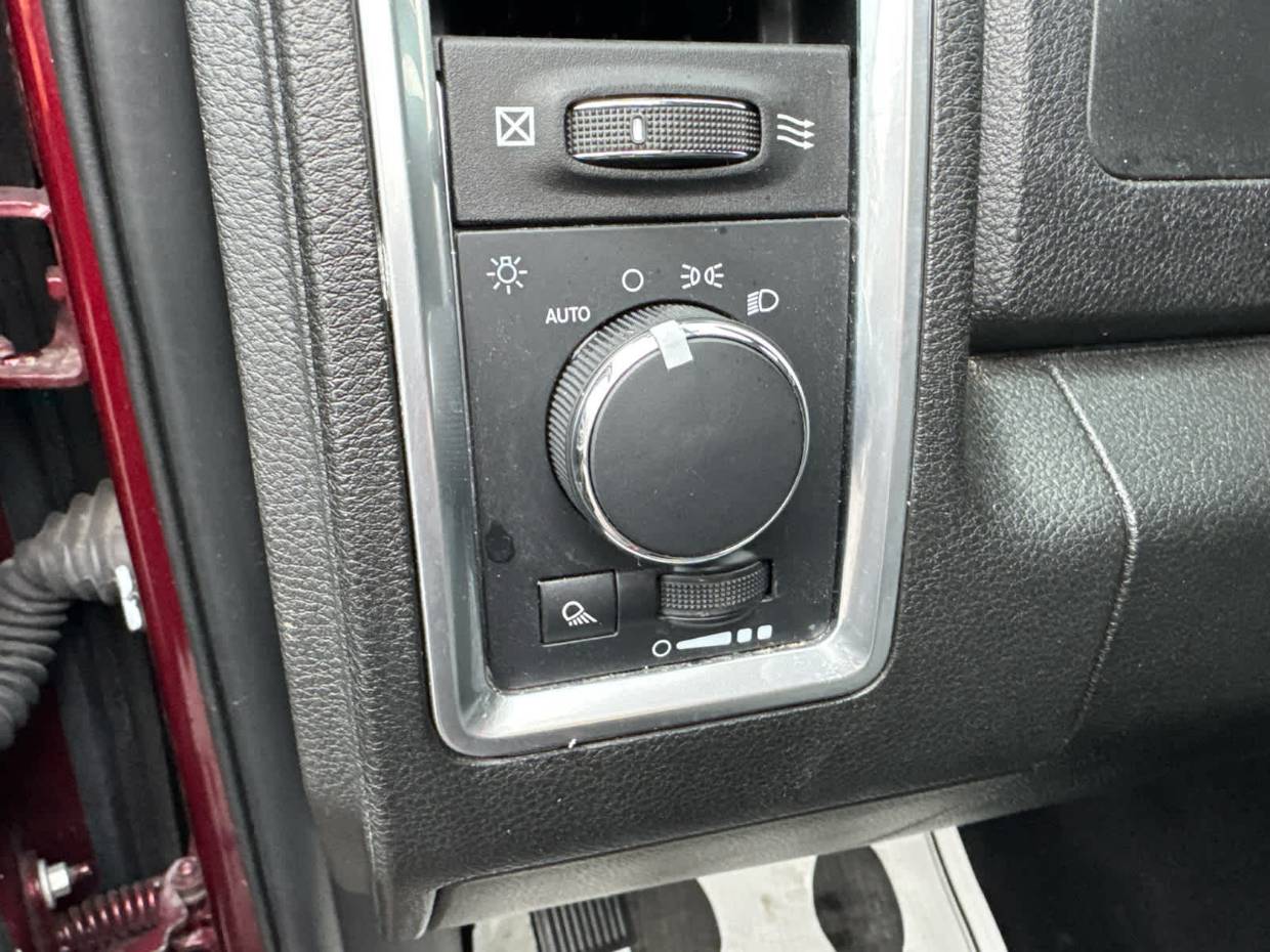 2024 RAM Ram 1500 Classic SLT - Photo 15