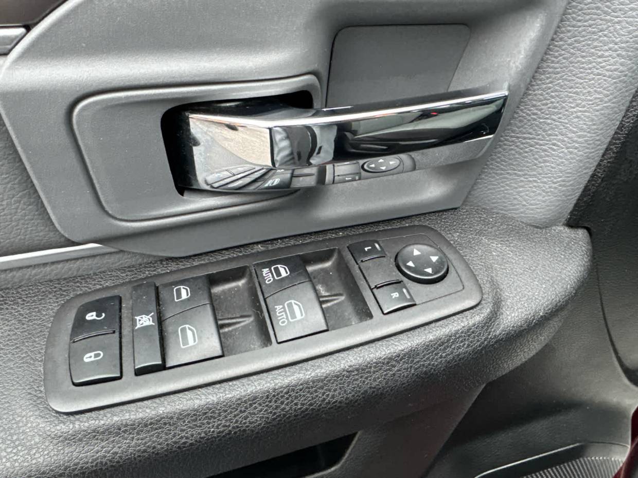 2024 RAM Ram 1500 Classic SLT - Photo 16
