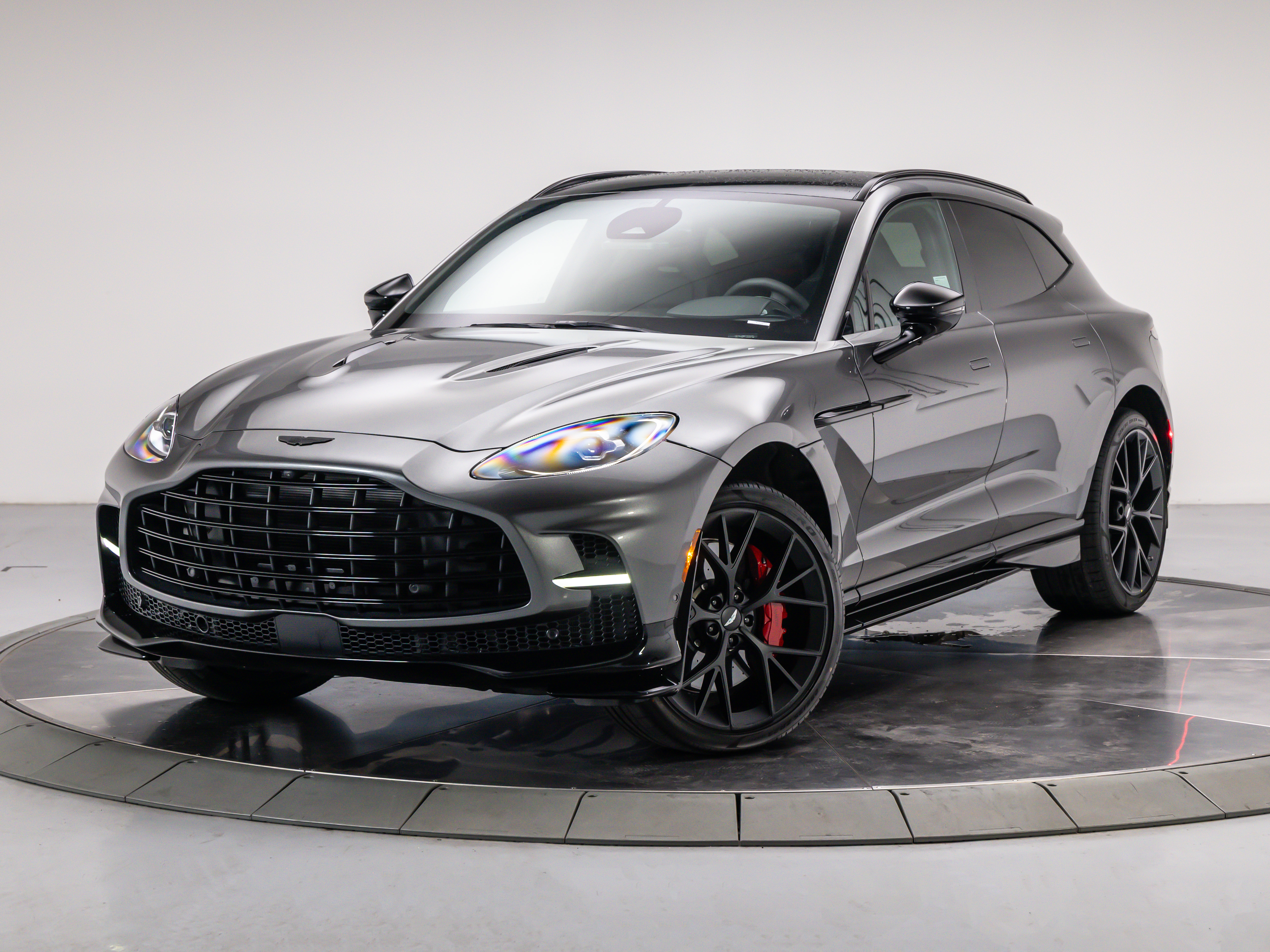 2026 Aston Martin DBX 707 - Photo 15