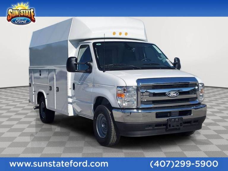 2026 Ford E-Series Cutaway Base