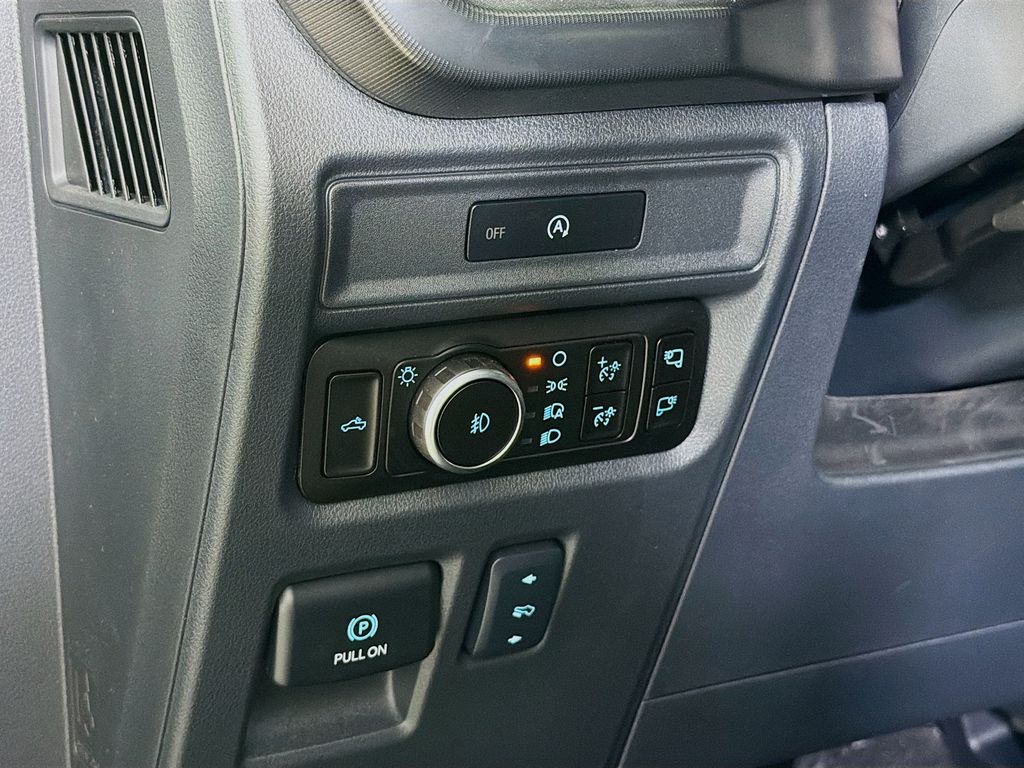 2025 Ford F-150 Lariat - Photo 10