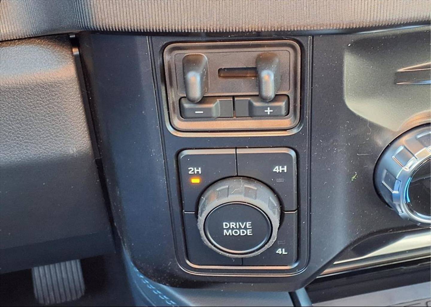 2026 Ford F-250 Super Duty Platinum - Photo 17