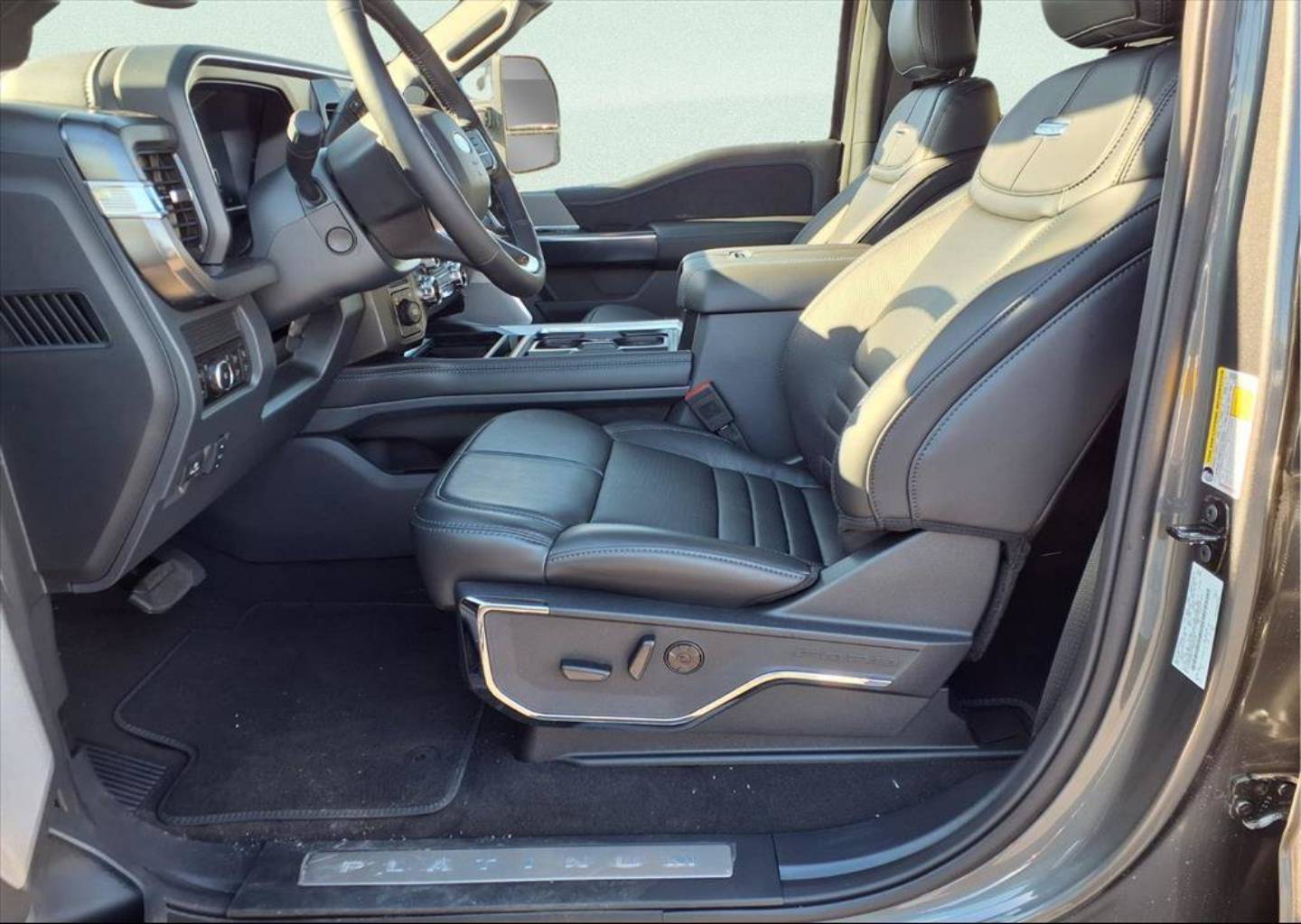 2026 Ford F-250 Super Duty Platinum - Photo 23