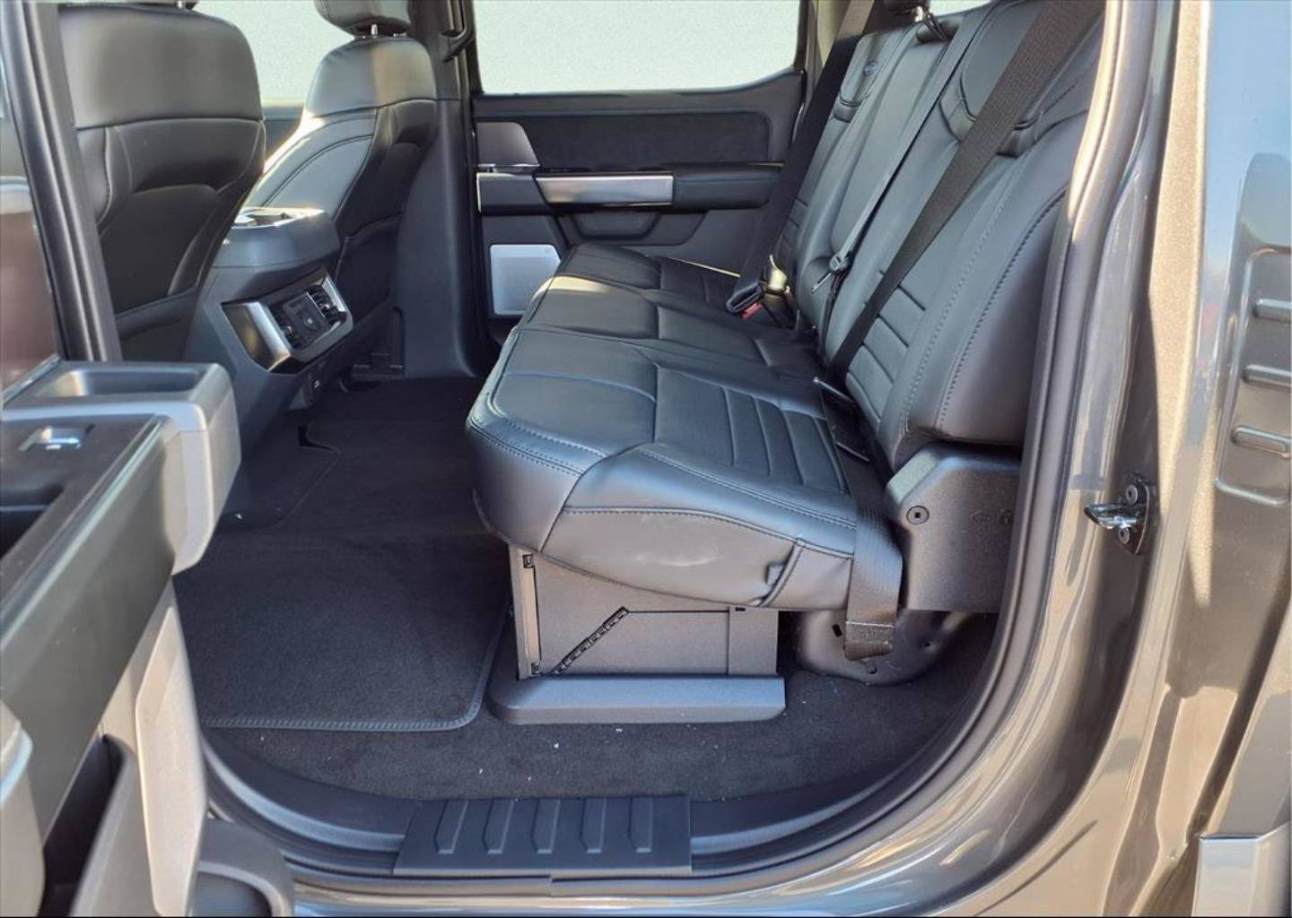 2026 Ford F-250 Super Duty Platinum - Photo 24