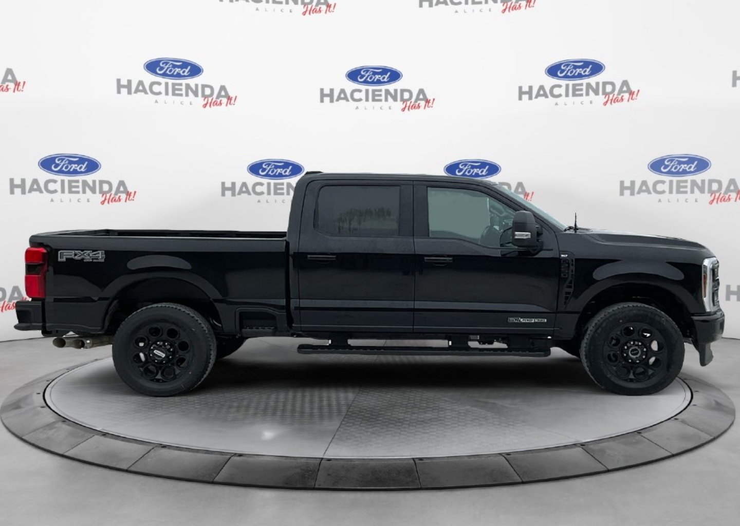 2026 Ford F-250 Super Duty XLT - Photo 6