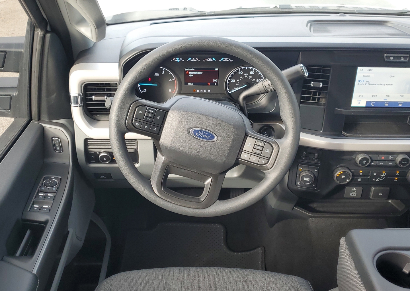 2026 Ford F-250 Super Duty XL - Photo 15