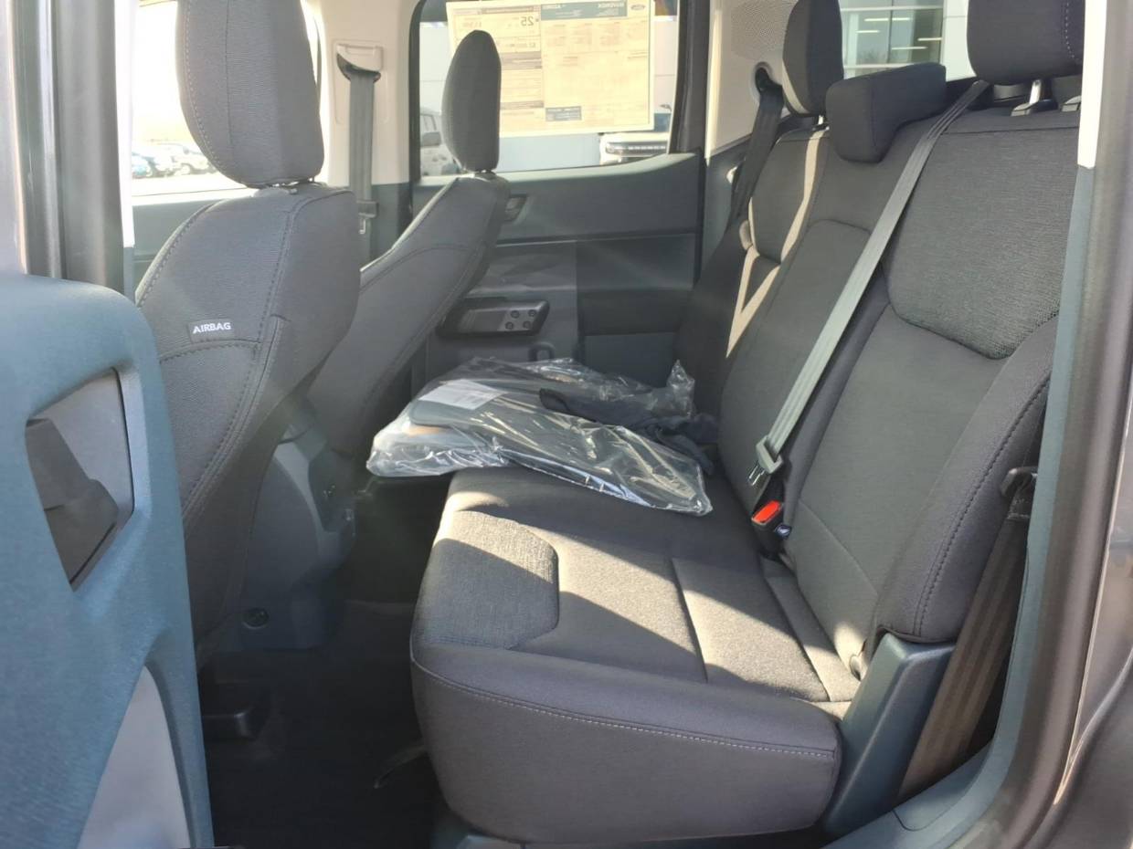 2026 Ford Maverick XL - Photo 9
