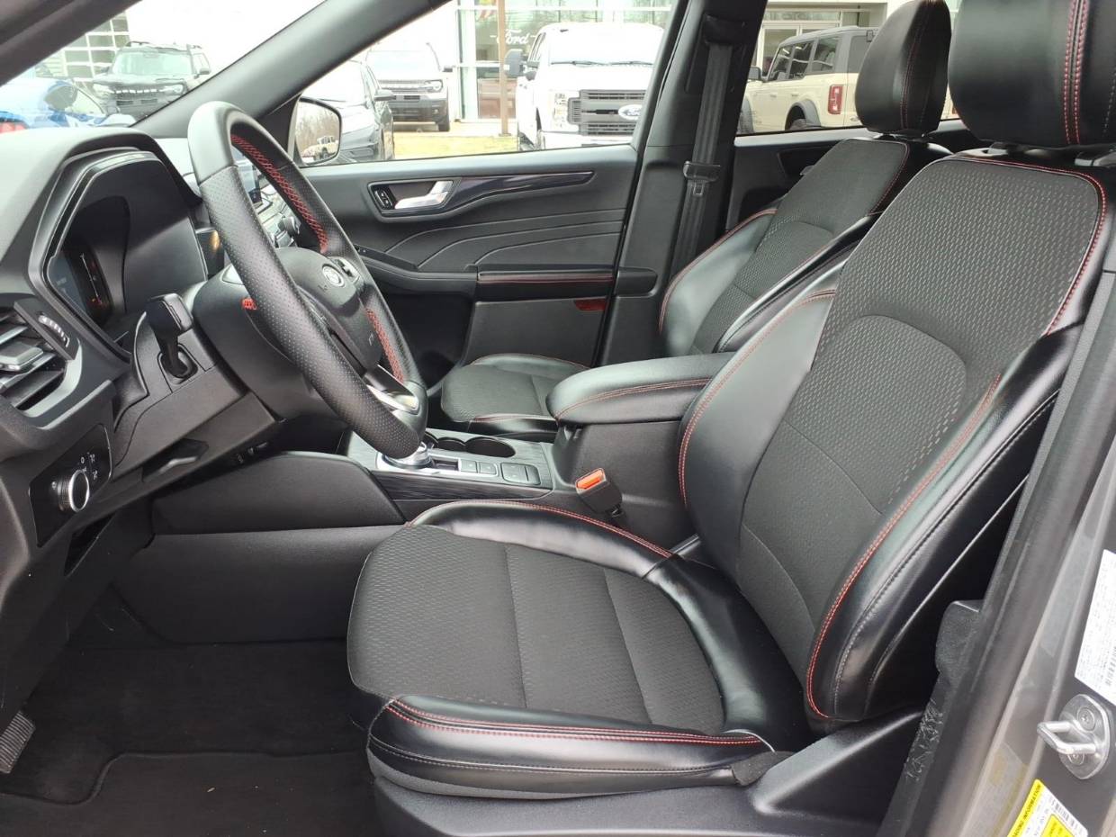 2025 Ford Escape ST-Line - Photo 11