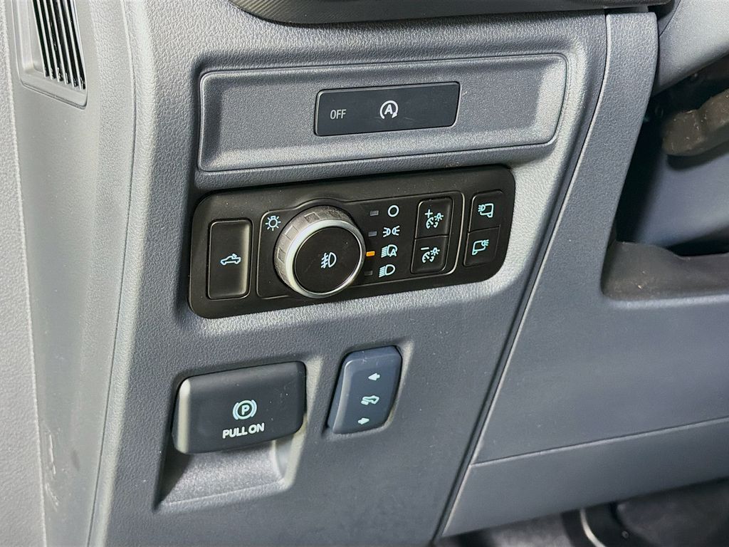 2025 Ford F-150 Lariat - Photo 10