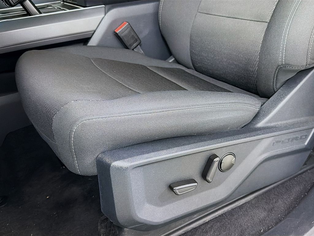 2025 Ford F-150 XLT - Photo 21