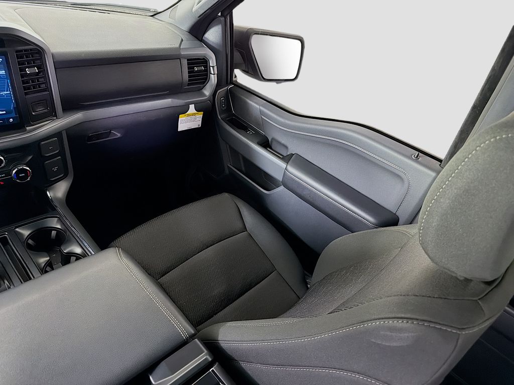 2025 Ford F-150 XLT - Photo 25