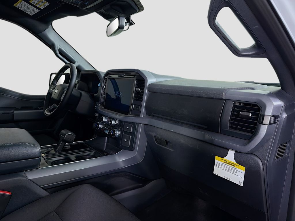 2025 Ford F-150 XLT - Photo 30