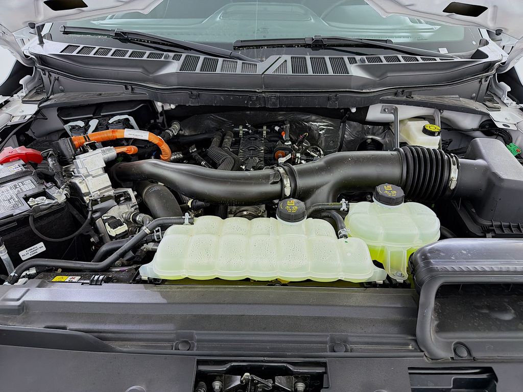 2025 Ford F-150 XLT - Photo 31